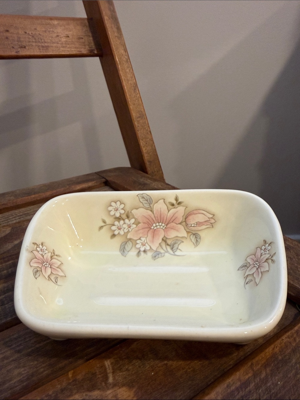 Vintage Vernon Kilns Athena Floral Soap Dish Pink Flowers Made in USA